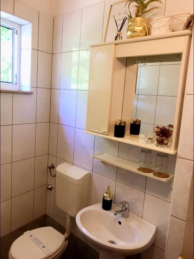 Sanmari Hotel Нови Винодолски Екстериор снимка